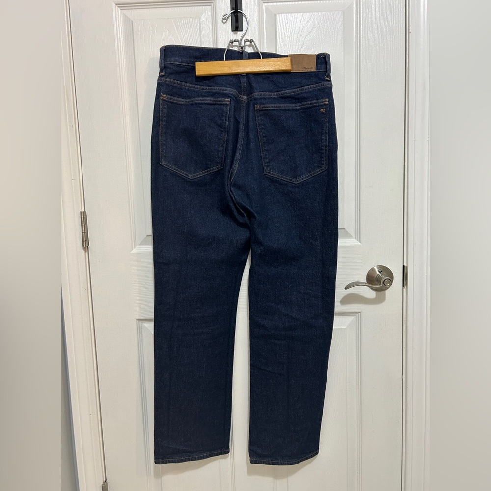Women’s Size 30 90s Straight Leg Dark wash Jean - Picture 2 of 6